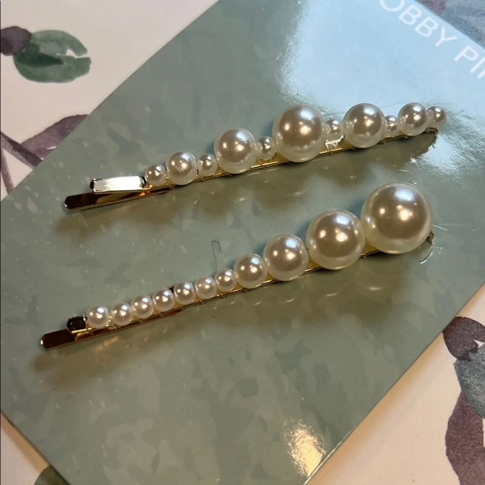 NWT Elegant Pearl Hair Pins Set of Two Coquette